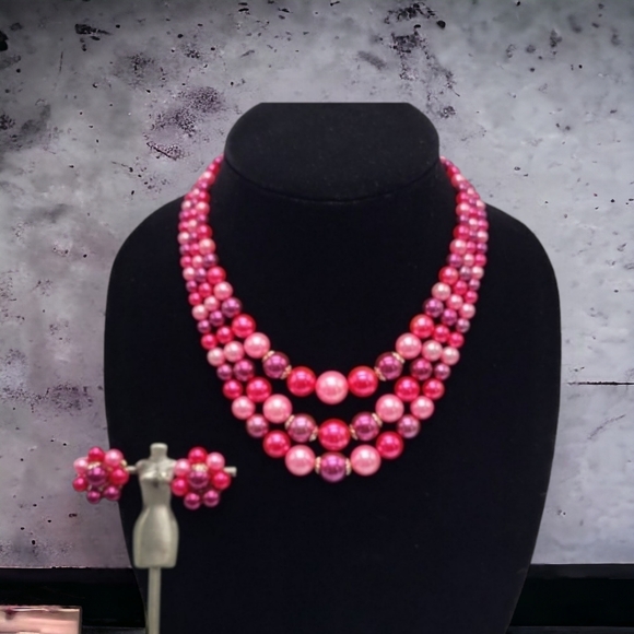 1950's Pink Faux Pearl Demiparure Set - Picture 2 of 7
